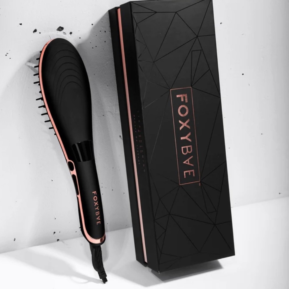 NWT!! Foxy Bae Rose Gold Straightening Brush